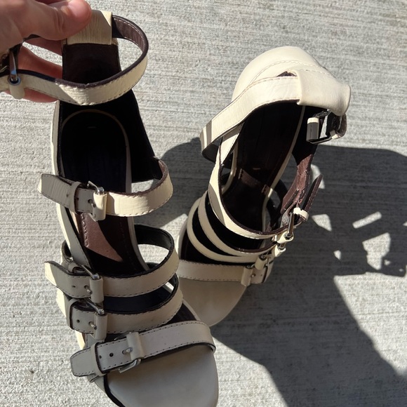 BCBG max Azira all leather cream  top and leather sole heels - Picture 5 of 5